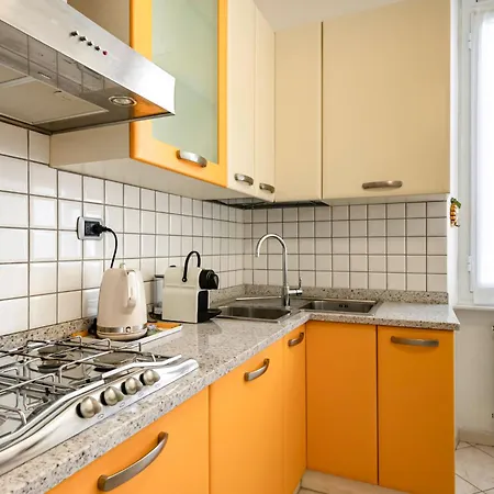 Апартаменти Guesthost - A Casa Di Eufemia - Migliarina Station Ла-Спеція