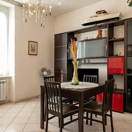 Guesthost - A Casa Di Eufemia - Migliarina Station Апартаменти *
