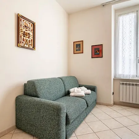 Guesthost - A Casa Di Eufemia - Migliarina Station Апартаменти Ла-Спеція