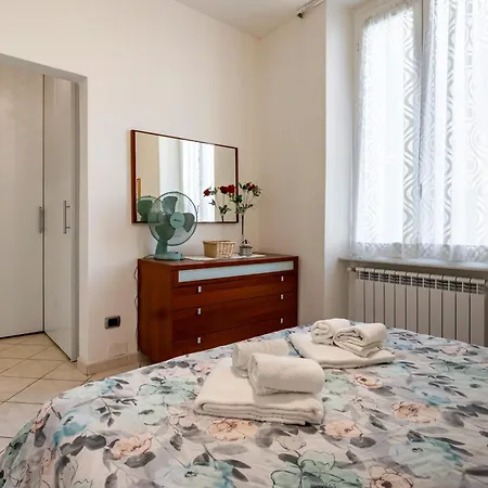 Guesthost - A Casa Di Eufemia - Migliarina Station Апартаменти