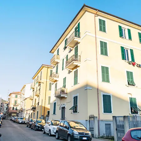 Апартаменти Guesthost - A Casa Di Eufemia - Migliarina Station