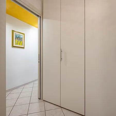 Апартаменти Guesthost - A Casa Di Eufemia - Migliarina Station *