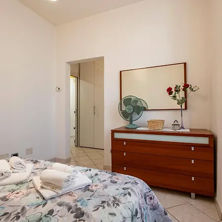 Guesthost - A Casa Di Eufemia - Migliarina Station La Spezia