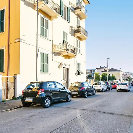 A Casa Di Eufemia - Migliarina Station Appartamento La Spezia