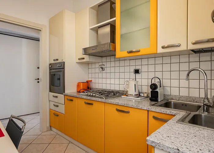 Guesthost - A Casa Di Eufemia - Migliarina Station *