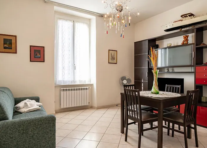 Guesthost - A Casa Di Eufemia - Migliarina Station Apartment *