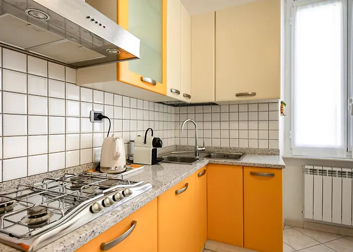 Apartment Guesthost - A Casa Di Eufemia - Migliarina Station La Spezia