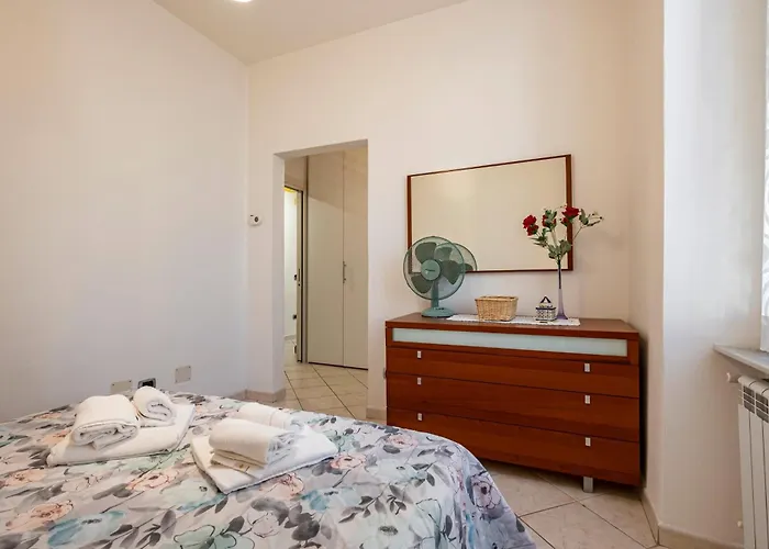 Guesthost - A Casa Di Eufemia - Migliarina Station 斯培西亚