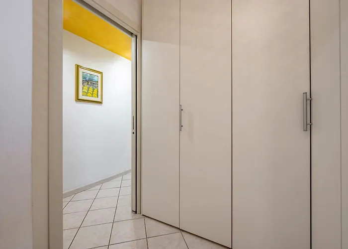 Apartment Guesthost - A Casa Di Eufemia - Migliarina Station *