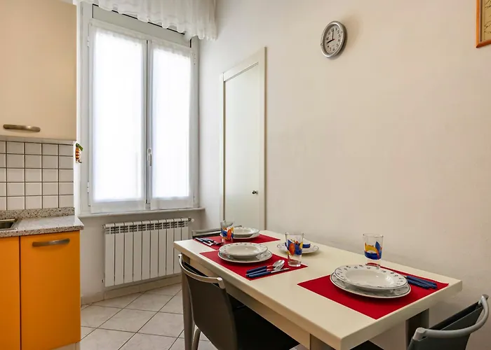 Guesthost - A Casa Di Eufemia - Migliarina Station Apartment La Spezia